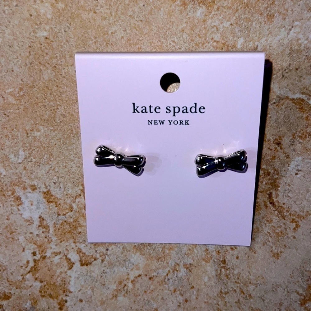 Kate spade fashion- NWT ⭐️​​​​​​EARRING Silver plated